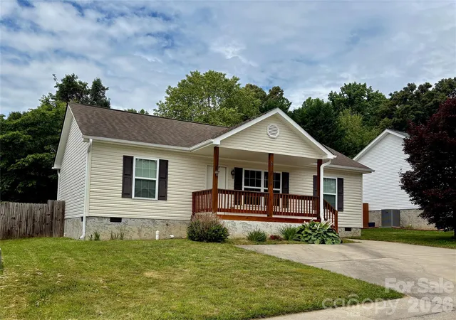 Photo 1 of Single family home for sale at 95 Newberry Dr, Fletcher, NC 28732 | MLS# 4391054 | Listing updated on 2026-09-30