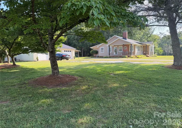 Homes for sale in Blacksburg, SC | 917 W Pine St, Blacksburg, SC 29702 | MLS# 4391064