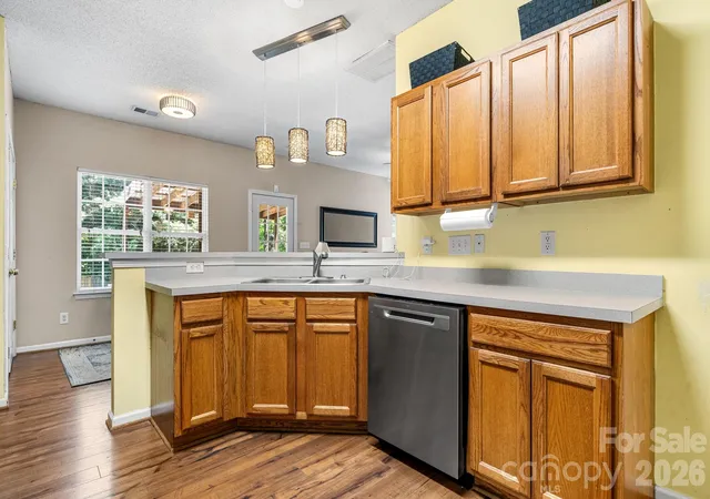 Photo 3 of Single family home for sale at 118 Devon Forest Dr, Mooresville, NC 28115 | MLS# 4391077 | Listing updated on 2026-09-02