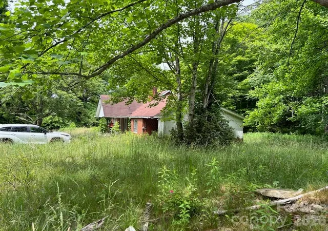 Homes for sale in Bakersville, NC | 1771 Hughes Gap Rd, Bakersville, NC 28705 | MLS# 4391082