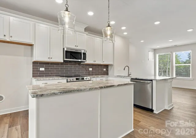 Photo 2 of Townhouse for sale at 3944 Craig Ave, Charlotte, NC 28211 | MLS# 4391111 | Listing updated on 2026-10-16