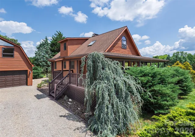 Photo 3 of Single family home for sale at 7 Hope Ln, Weaverville, NC 28787 | MLS# 4391127 | Listing updated on 2026-07-13