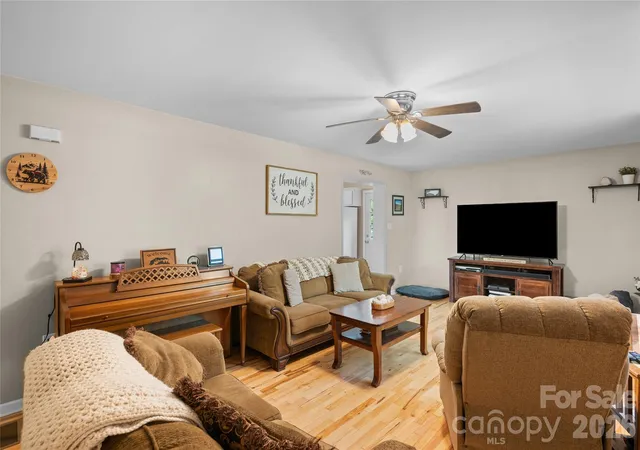 Homes for sale in Brevard, NC | 125 Round Mountain Rd, Brevard, NC 28712 | MLS# 4391140