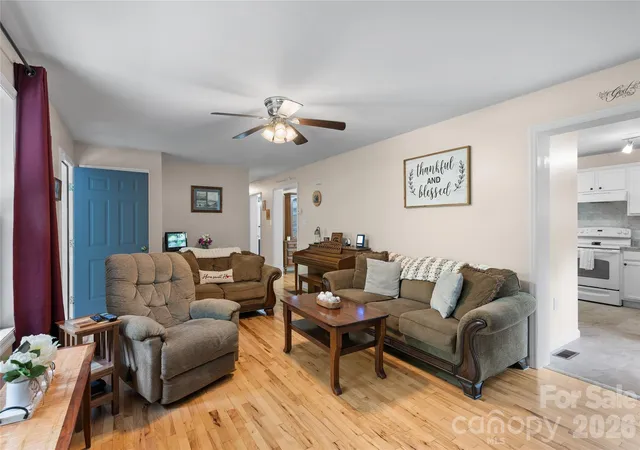 Homes for sale in Brevard, NC | 125 Round Mountain Rd, Brevard, NC 28712 | MLS# 4391140