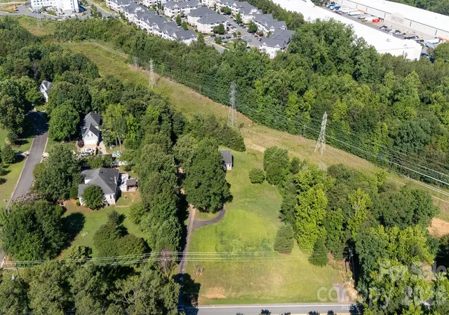 3rd image of 1933 Pleasant Rd, Fort Mill, SC 29708 | MLS# 4391166