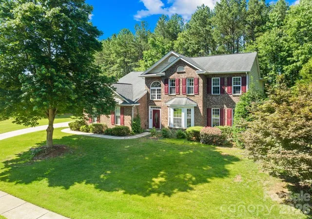 Photo 2 of Single family home for sale at 610 Springwood Dr, Waxhaw, NC 28173 | MLS# 4391184 | Listing updated on 2026-08-22