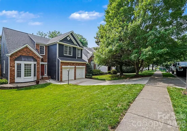 3rd image of 1926 Dunhill Dr, Charlotte, NC 28205 | MLS# 4391223