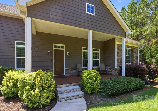 Photo 4 of Single family home for sale at 2006 Eagle Point Est, Lancaster, SC 29720 | MLS# 4391225 | Listing updated on 2026-07-15