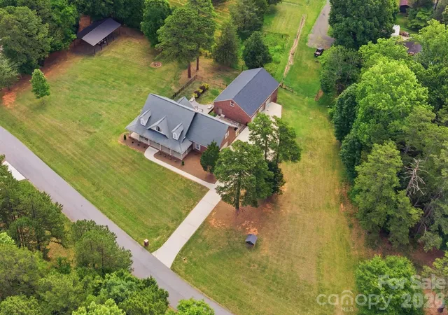 Photo 1 of Single family home for sale at 132 Monarch Ln, Mooresville, NC 28115 | MLS# 4391250 | Listing updated on 2026-10-20