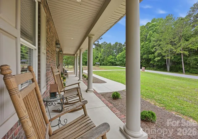 Photo 3 of Single family home for sale at 132 Monarch Ln, Mooresville, NC 28115 | MLS# 4391250 | Listing updated on 2026-09-29