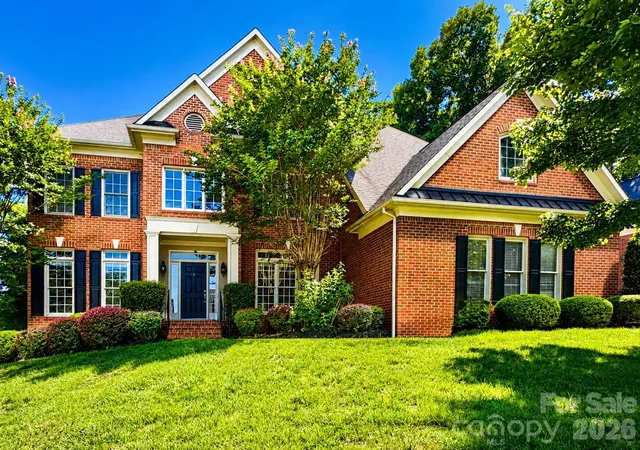 Photo 2 of Single family home for sale at 7010 Stanbury Dr, Matthews, NC 28104 | MLS# 4391261 | Listing updated on 2026-09-29