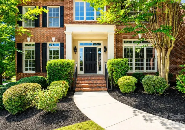 Photo 3 of Single family home for sale at 7010 Stanbury Dr, Matthews, NC 28104 | MLS# 4391261 | Listing updated on 2026-09-29
