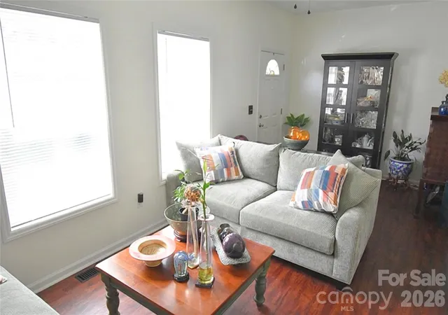 Listing Photo 4 - Condo for sale in building located at 145 Lincoln Park Rd, Burnsville, NC 28714 - Unit #G
