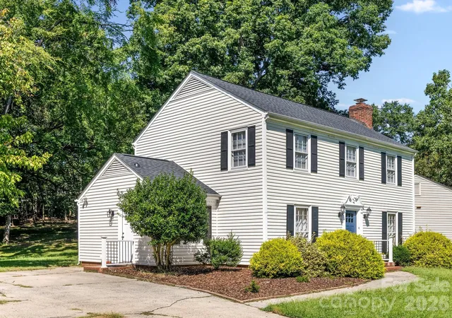 Photo 2 of Single family home for sale at 11510 Painted Tree Rd, Charlotte, NC 28226 | MLS# 4391290 | Listing updated on 2026-09-14