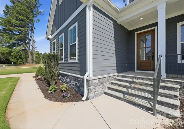 Photo 3 of Single family home for sale at 3218 Player Ct, Salisbury, NC 28144 | MLS# 4391301 | Listing updated on 2026-08-03