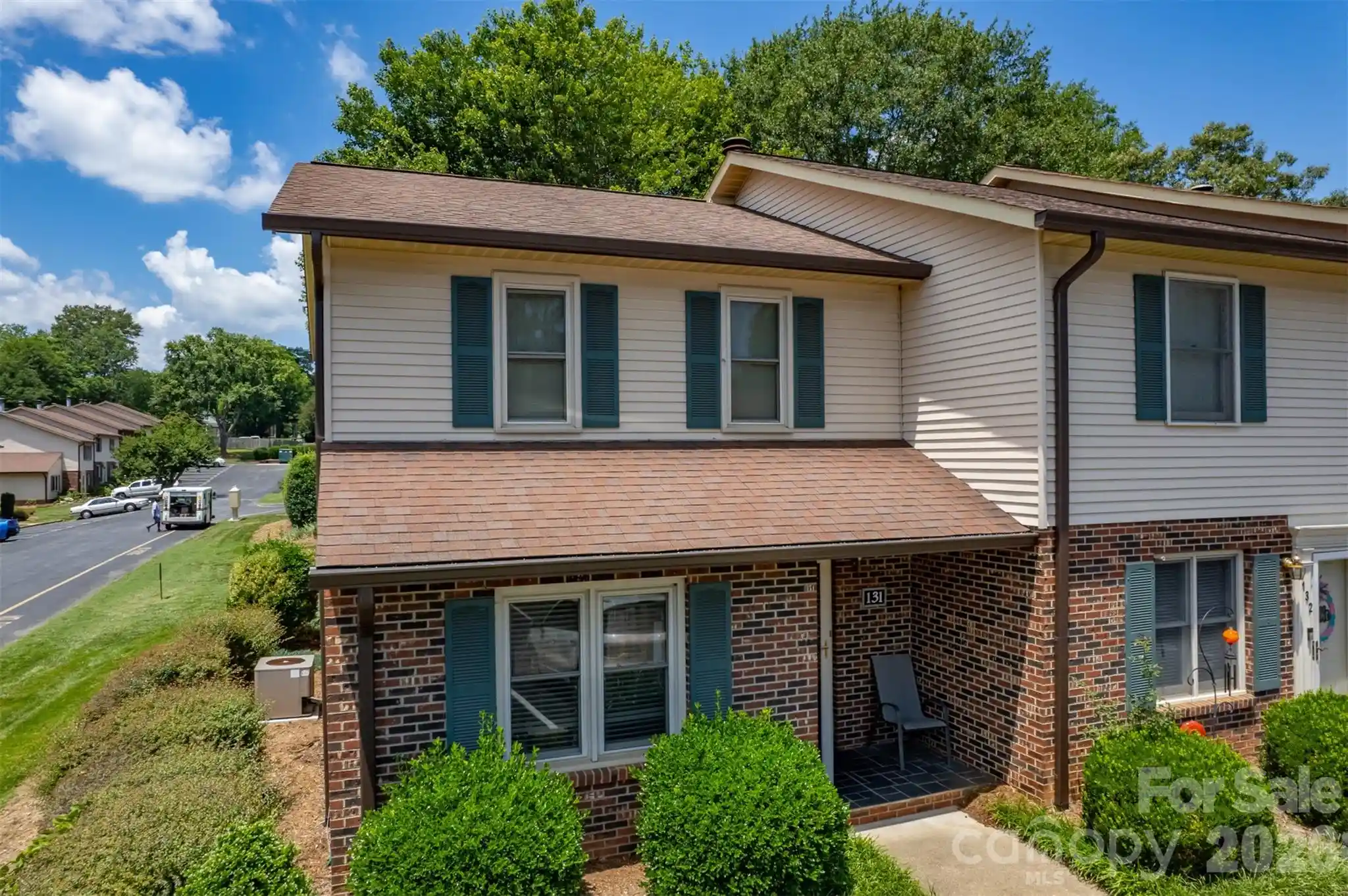 Listing Photo 1 - Condo for sale in 1330 5Th St Ne located at 1330 5Th St Ne, Hickory, NC 28601 - Unit #131