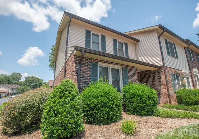 Photo 3 of Townhouse for sale at 1330 5th Street Ne #131, Hickory, NC 28601 | MLS# 4391303 | Listing updated on 2026-09-18