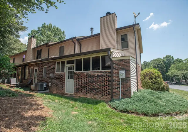 Photo 4 of Townhouse for sale at 1330 5th Street NE #131, Hickory, NC 28601 | MLS# 4391303 | Listing updated on 2026-09-18