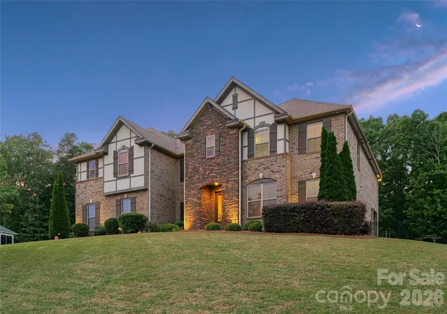 Photo 1 of Mansion for sale at 726 Lingfield Ln, Waxhaw, NC 28173 | MLS# 4391318 | Listing updated on 2026-09-14