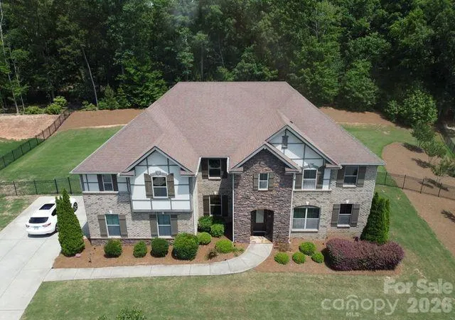 Photo 2 of Mansion for sale at 726 Lingfield Ln, Waxhaw, NC 28173 | MLS# 4391318 | Listing updated on 2026-09-14