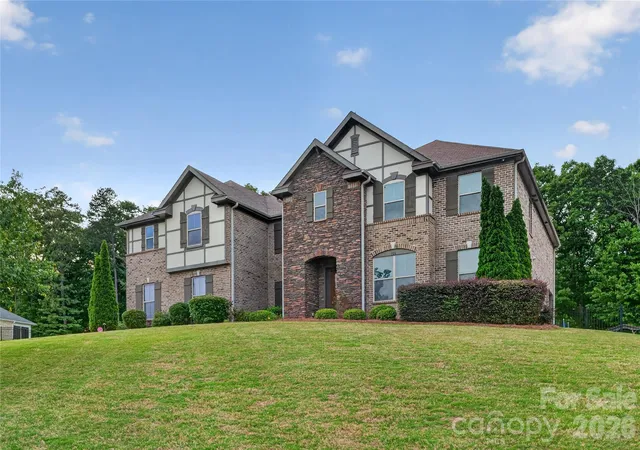 Photo 3 of Single family home for sale at 726 Lingfield Ln, Waxhaw, NC 28173 | MLS# 4391318 | Listing updated on 2026-09-14