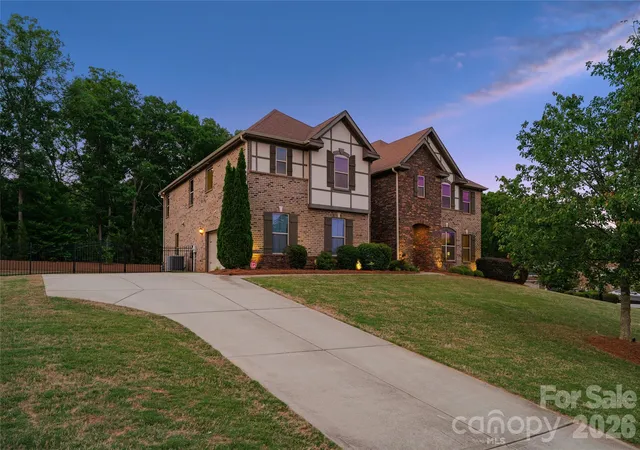 Photo 4 of Single family home for sale at 726 Lingfield Ln, Waxhaw, NC 28173 | MLS# 4391318 | Listing updated on 2026-09-14