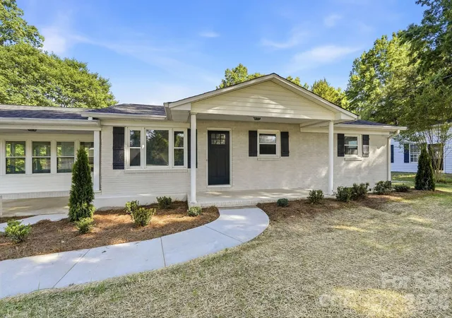 Photo 3 of Single family home for sale at 1524 Williams Rd, Lewisville, NC 27023 | MLS# 4391321 | Listing updated on 2026-09-20