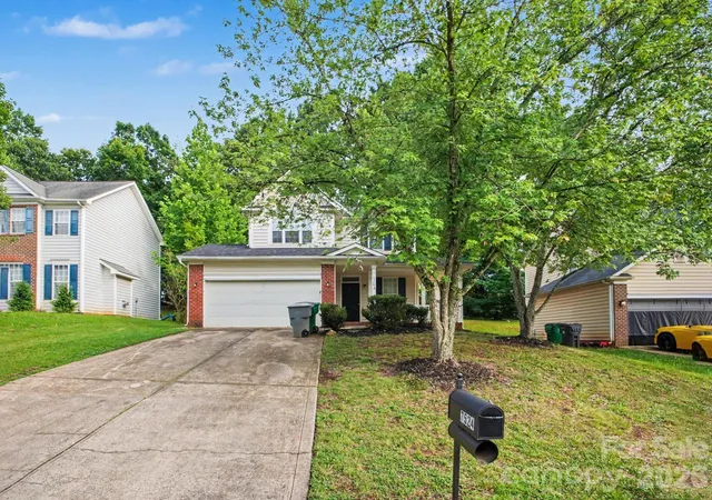 Single family home for sale at 7524 Grabill Dr, Charlotte, NC 28269 | MLS# 4391339