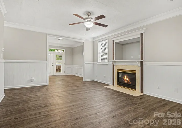 Photo 4 of Single family home for sale at 7524 Grabill Dr, Charlotte, NC 28269 | MLS# 4391339 | Listing updated on 2026-09-23