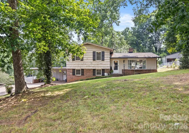 Homes for sale in Shelby, NC | 912 Parkwood Rd, Shelby, NC 28150 | MLS# 4391351