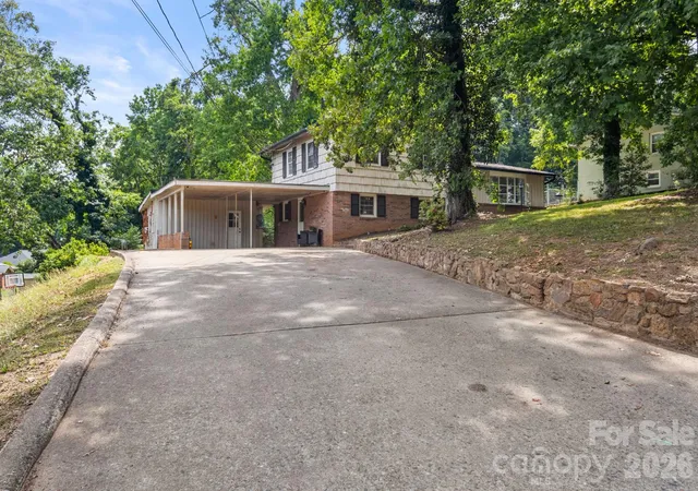 3rd image of 912 Parkwood Rd, Shelby, NC 28150 | MLS# 4391351