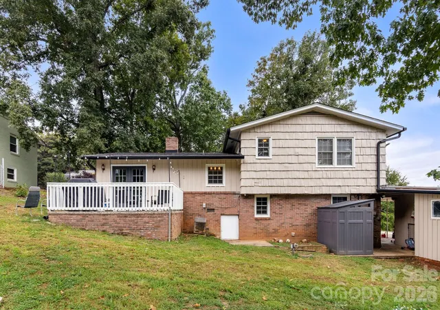 Photo 3 of Single family home for sale at 912 Parkwood Rd, Shelby, NC 28150 | MLS# 4391351 | Listing updated on 2026-09-08