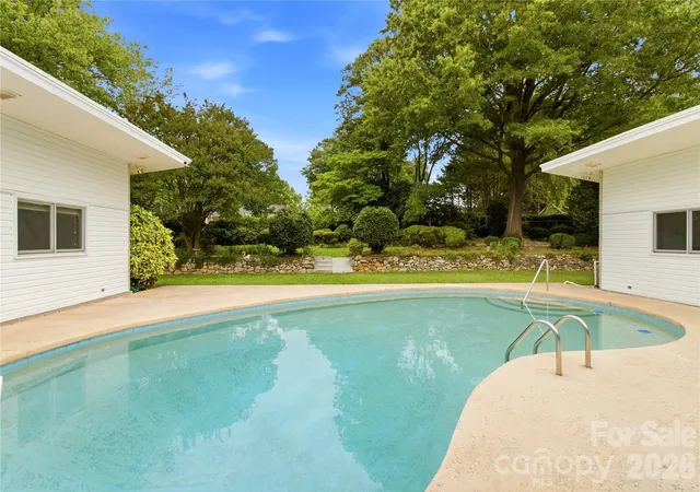 Photo 3 of Single family home for sale at 938 Sandswood Dr, Gastonia, NC 28054 | MLS# 4391359 | Listing updated on 2026-10-02