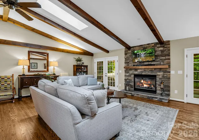 Photo 1 of Single family home for sale at 558 Middle Connestee Trl, Brevard, NC 28712 | MLS# 4391380 | Listing updated on 2026-08-28