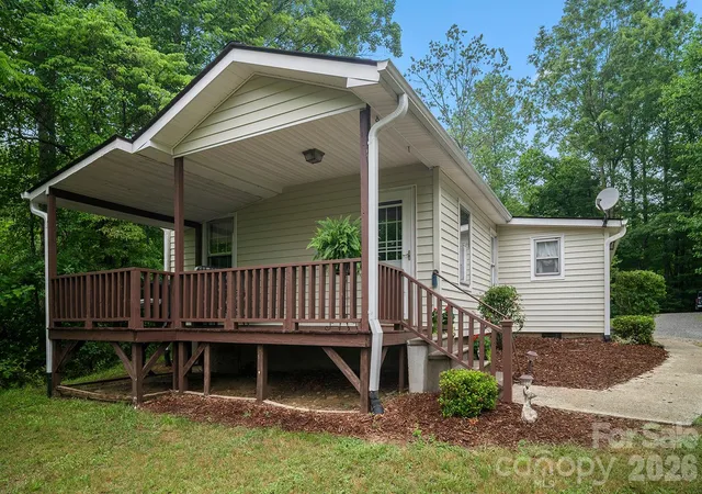 1st image of 825 Gallimore Rd, Flat Rock, NC 28731 | MLS# 4391388