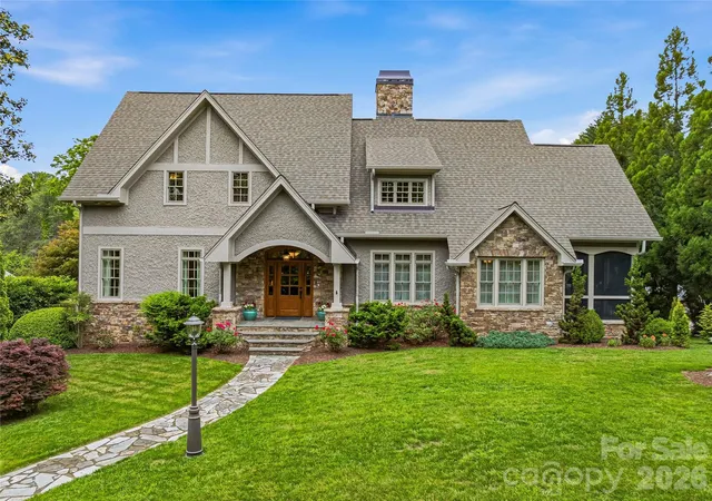 2nd image of 76 Edgelawn Rd, Asheville, NC 28804 | MLS# 4391400