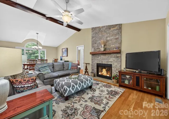 4th image of 1820 Riverview Ct, Hendersonville, NC 28739 | MLS# 4391402