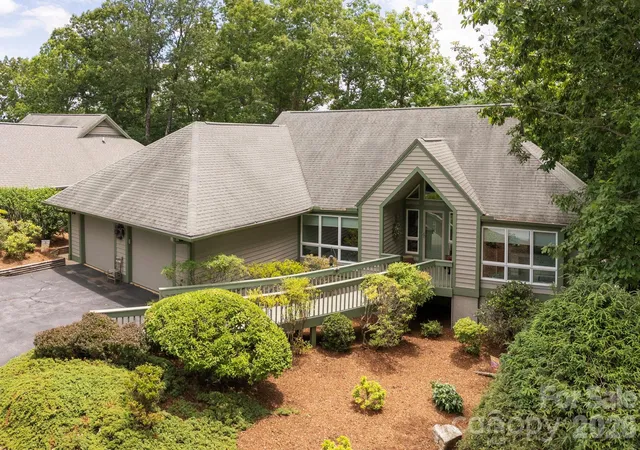 Homes for sale in Flat Rock, NC | 129 Forest View Dr, Flat Rock, NC 28731 | MLS# 4391412