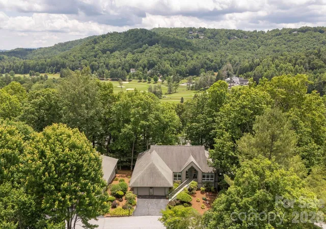 Homes for sale in Flat Rock, NC | 129 Forest View Dr, Flat Rock, NC 28731 | MLS# 4391412