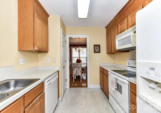 3rd image of 1050 Enderbury Dr, Indian Trail, NC 28079 | MLS# 4391433