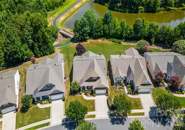 Photo 1 of Single family home for sale at 7148 Shenandoah Dr, Fort Mill, SC 29707 | MLS# 4391437 | Listing updated on 2026-09-07