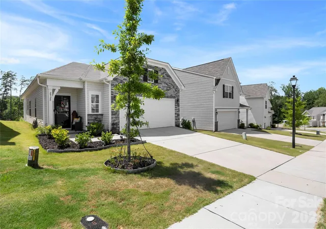 Photo 3 of Single family home for sale at 2928 Legacy Ridge Ln, Catawba, NC 28609 | MLS# 4391461 | Listing updated on 2026-09-24