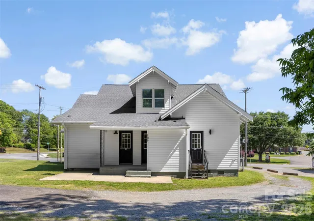 Listing Photo 2 - Condo for sale in building located at 509 E Grover St, Shelby, NC 28150 - Unit #
