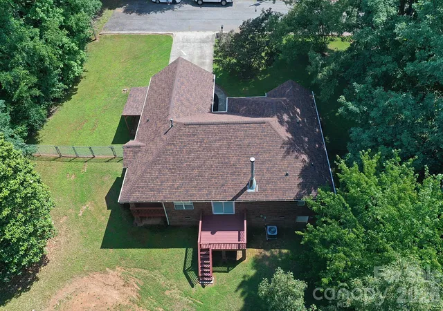 2nd image of 1035 E 24th St, Newton, NC 28658 | MLS# 4391518