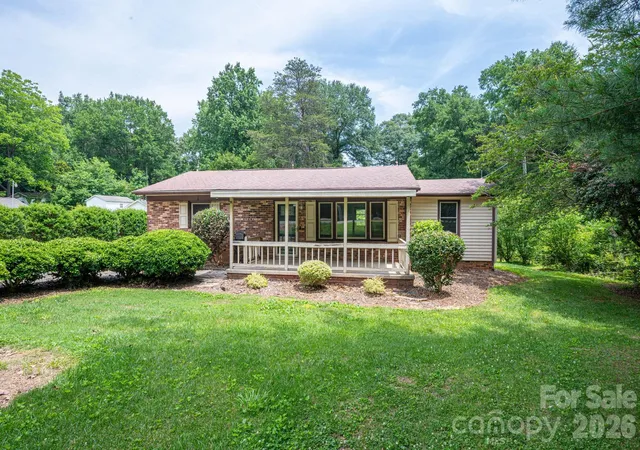 Homes for sale in Dallas, NC | 626 Dallas Spencer Mtn Rd, Dallas, NC 28034 | MLS# 4391522