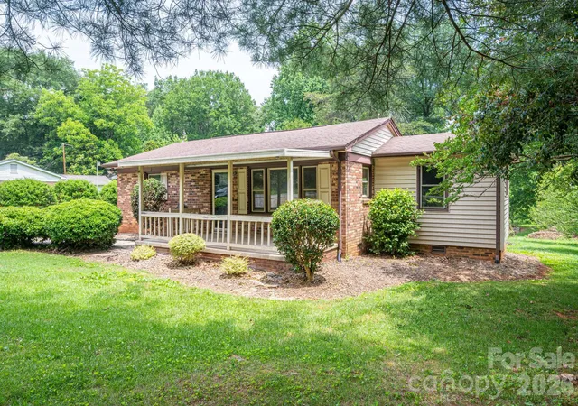 Homes for sale in Dallas, NC | 626 Dallas Spencer Mtn Rd, Dallas, NC 28034 | MLS# 4391522