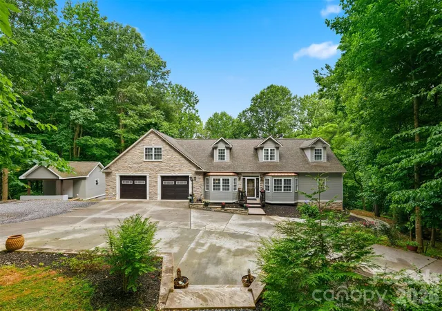 Photo 1 of Single family home for sale at 176 Charis Ln, Statesville, NC 28677 | MLS# 4391534 | Listing updated on 2026-07-28