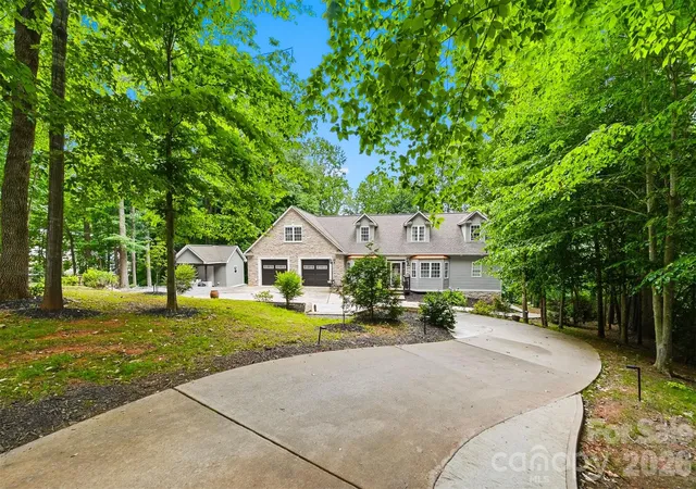 Photo 2 of Single family home for sale at 176 Charis Ln, Statesville, NC 28677 | MLS# 4391534 | Listing updated on 2026-07-28