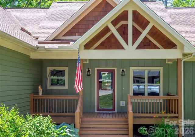 Photo 3 of Single family home for sale at 86 Crossings Cir, Fairview, NC 28730 | MLS# 4391576 | Listing updated on 2026-06-10