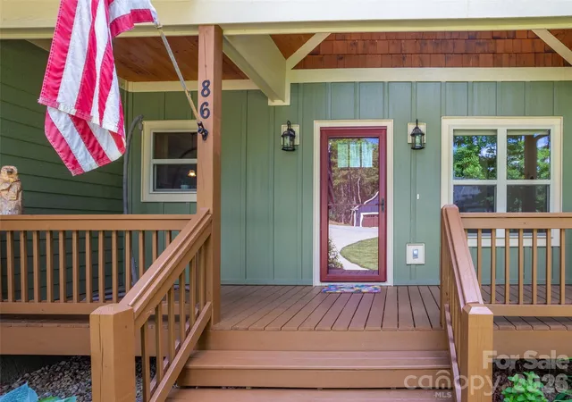 Photo 4 of Single family home for sale at 86 Crossings Cir, Fairview, NC 28730 | MLS# 4391576 | Listing updated on 2026-06-10